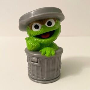 Sesame Street Oscar the Grouch 2010 Hasbro PVC Figure Collectible